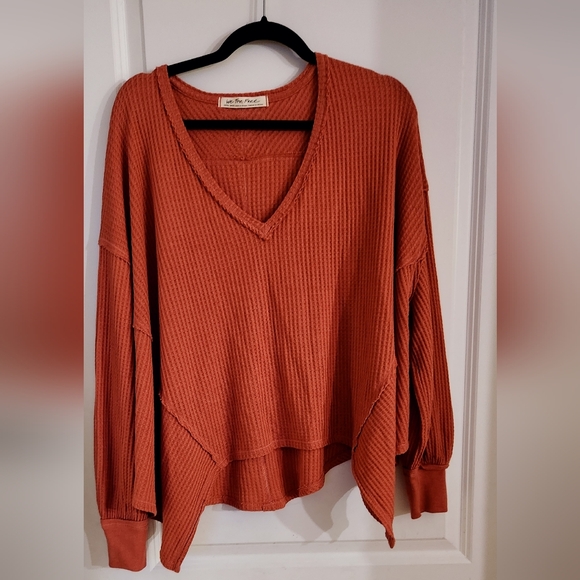 Free People We Are Free Chic V-Neck Sweater in Warm Pink - Picture 5 of 6